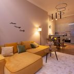 Трёхместный и более (Sky City Moscow 8Sky CIty Moscow 81 этаж! Панорамная ванна с видом на всю Москву! Самый дорогой вид в Москве! Дизайнерский интерьер!1 этаж!), Апартаменты Sky City Moscow