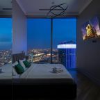 Трёхместный и более (Sky City Moscow 8Sky CIty Moscow 81 этаж! Панорамная ванна с видом на всю Москву! Самый дорогой вид в Москве! Дизайнерский интерьер!1 этаж!), Апартаменты Sky City Moscow