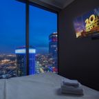 Трёхместный и более (Sky City Moscow 8Sky CIty Moscow 81 этаж! Панорамная ванна с видом на всю Москву! Самый дорогой вид в Москве! Дизайнерский интерьер!1 этаж!), Апартаменты Sky City Moscow