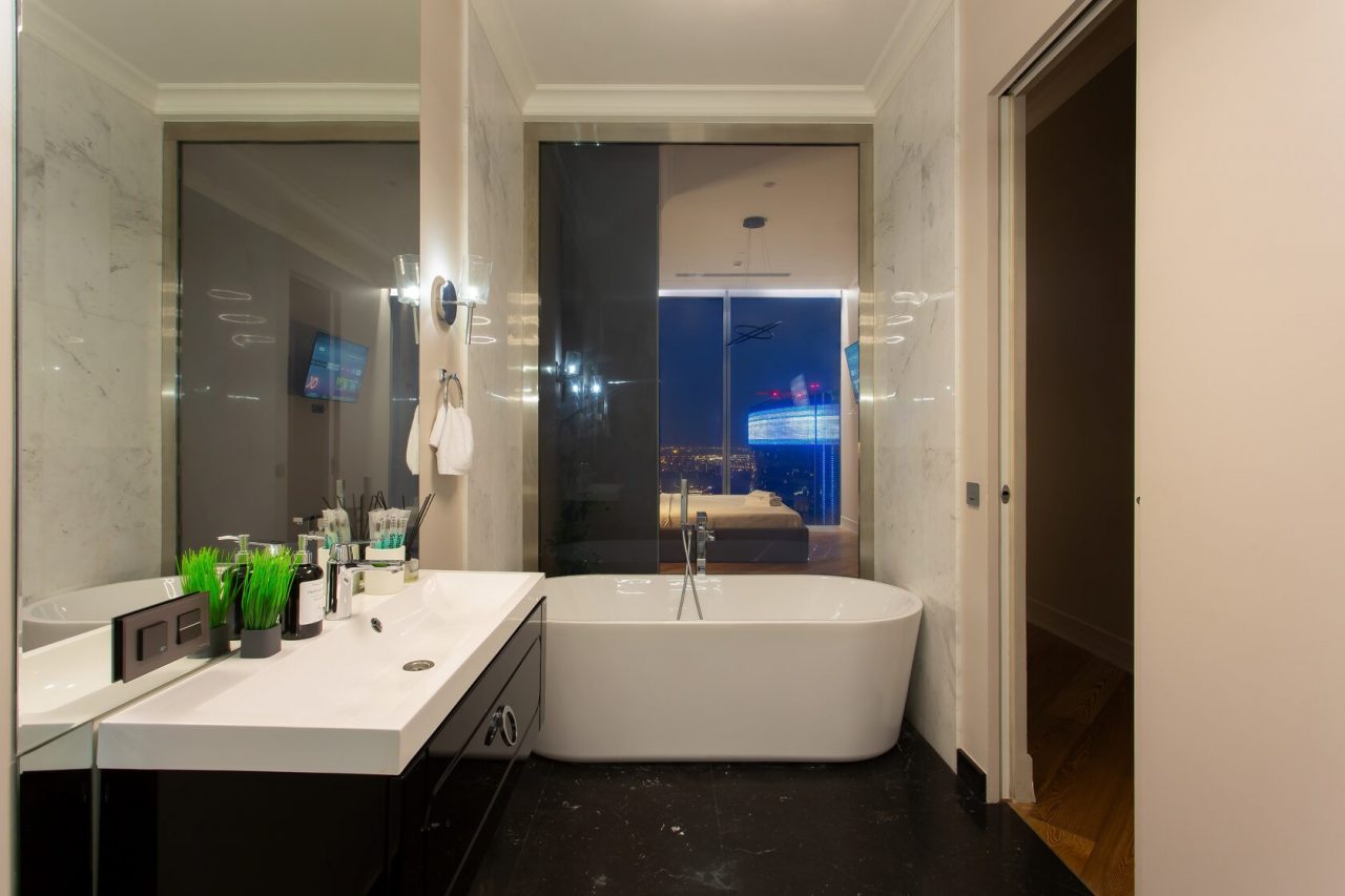 Трёхместный и более (Sky City Moscow 81 этаж!), Апартаменты Sky City Moscow