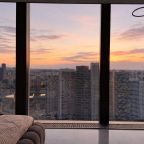 Двухместный (Sky City Moscow Уютная студия с подсветкой и Аэрохоккеем в Москва Сити! Закатная сторона!), Апартаменты Sky City Moscow