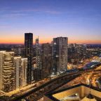 Двухместный (Sky City Moscow Уютная студия с подсветкой и Аэрохоккеем в Москва Сити! Закатная сторона!), Апартаменты Sky City Moscow