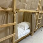 Двенадцатиместный Мужской, Хостел MyVibeVL