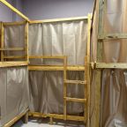 Двенадцатиместный Мужской, Хостел MyVibeVL