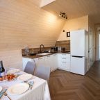 Дом (А-Фрейм Морской с 2мя отдельными спальнями), Коттедж Leo Land Glamping