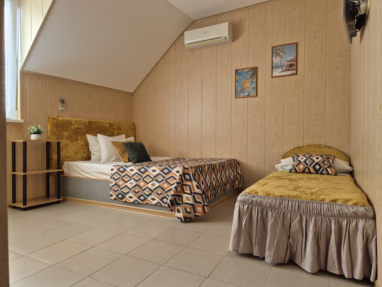 Трёхместный и более (Стандарт трехместный с видом на горы), Гостевой дом МарПоль