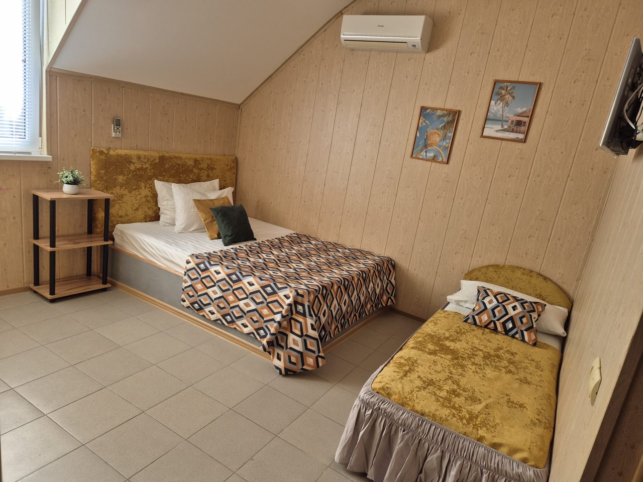 Трёхместный и более (Стандарт трехместный с видом на горы), Гостевой дом МарПоль