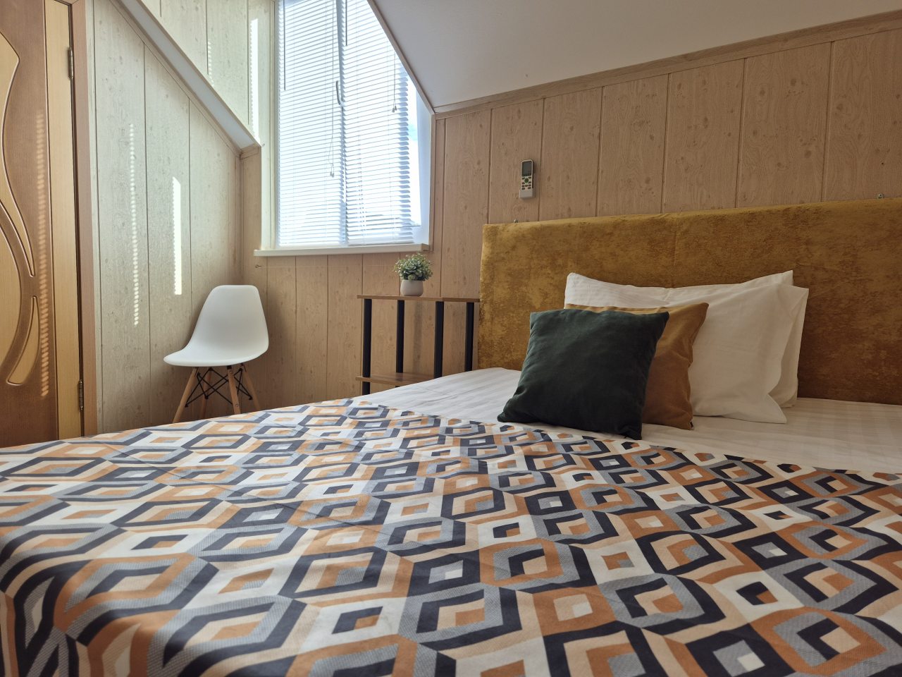 Трёхместный и более (Стандарт трехместный с видом на горы), Гостевой дом МарПоль