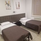 Семейный (Стандарт Семейный), Отель В центре