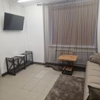 Люкс (Люкс), Отель В центре