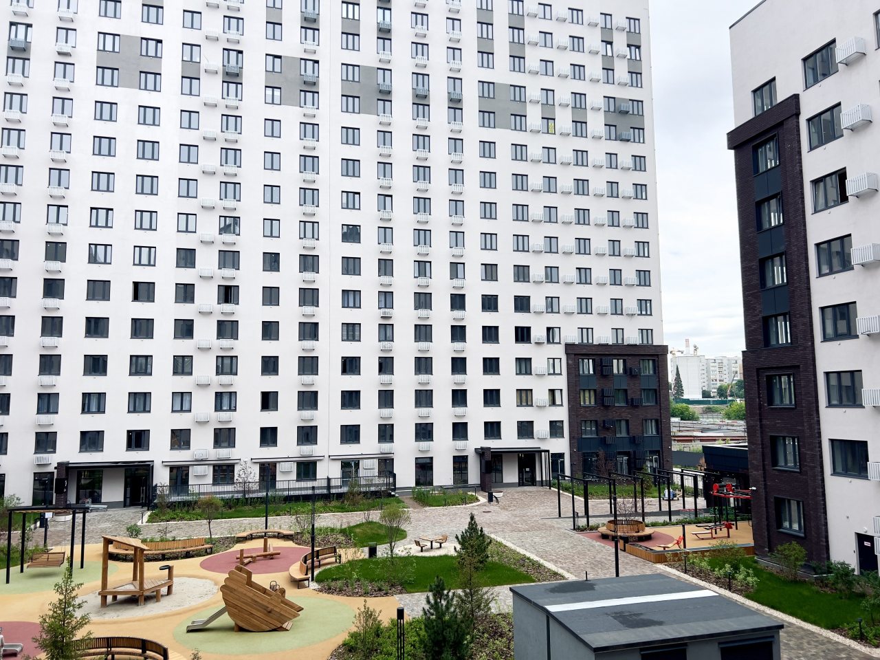 Люкс (Апартаменты ВыДома в Центре Тюмени рядом с природой), Апартаменты ВыДома на улице Новгородская 22