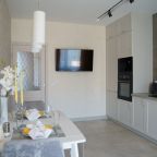 Трёхместный и более (Д2), Апартаменты Apart-Deluxe Легенды Моря на Дачной 6