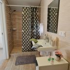 Люкс (Двухкомнатный SEA 3  с кухней и кроватью king-size), Гостевой дом Abrau Soul Spa