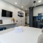 Студио (Azzurro с виниловым проигрывателем), Апартаменты Nort на Родионова