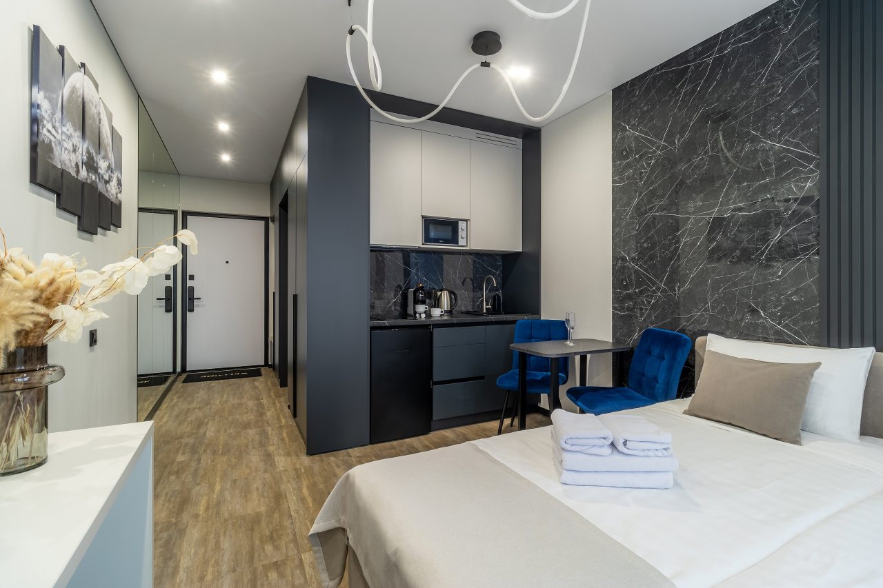 Студио (Azzurro с виниловым проигрывателем), Апартаменты Nort на Родионова