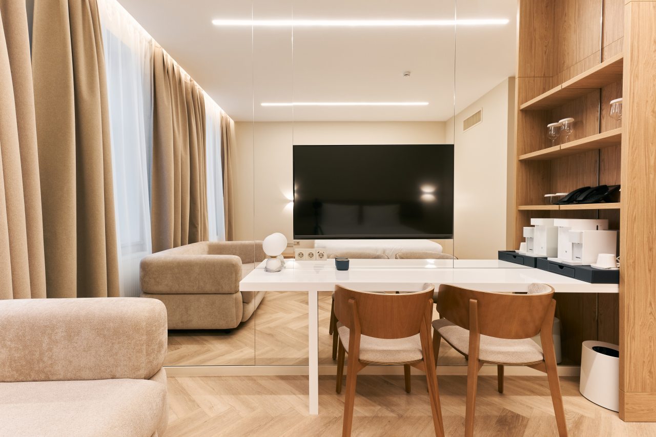 Полулюкс (Супериор), Отель 6/3