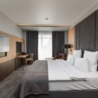 Полулюкс (Полулюкс), Отель Miracle Garden