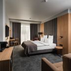 Полулюкс (Полулюкс), Отель Miracle Garden