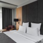 Полулюкс (Полулюкс), Отель Miracle Garden