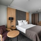 Полулюкс (Полулюкс), Отель Miracle Garden