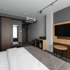 Люкс (Люкс), Отель Miracle Garden