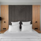 Люкс (Люкс), Отель Miracle Garden