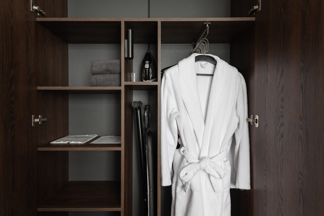 Люкс (Люкс), Отель Miracle Garden