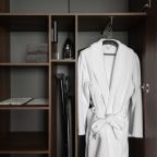 Люкс (Люкс), Отель Miracle Garden