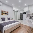 Студио (Уютная студия около метро Спартак и рядом с парком), Апартаменты Business apartments