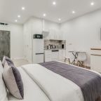 Студио (Уютная студия около метро Спартак и рядом с парком), Апартаменты Business apartments
