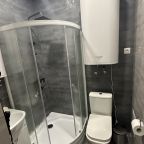 Двухместный (Двухместный номер Стандарт с одной двуспальной кроватью и собственной душевой комнатой (Номер 4)), Гостевой дом У Папы Дома
