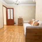 Апартаменты (Счастье жить в большой Адмиральской квартире), Апартаменты Адмиральские в центре Севастополя