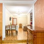 Апартаменты (Счастье жить в большой Адмиральской квартире), Апартаменты Адмиральские в центре Севастополя
