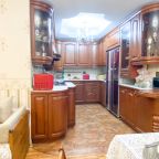 Апартаменты (Счастье жить в большой Адмиральской квартире), Апартаменты Адмиральские в центре Севастополя