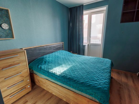 Апартаменты Уютные трехкомнатные у зоопарка