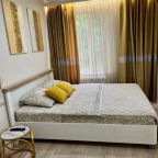 Апартаменты (Двухкомнатная квартира в самом центре курортной зоны), Апартаменты В центре курортной зоны