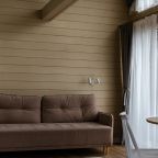 Трёхместный и более (Барнхаус), Глэмпинг Станция Морская