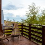 Трёхместный и более (Барнхаус), Глэмпинг Станция Морская