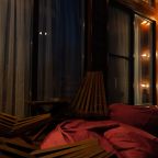 Трёхместный и более (Барнхаус), Глэмпинг Станция Морская