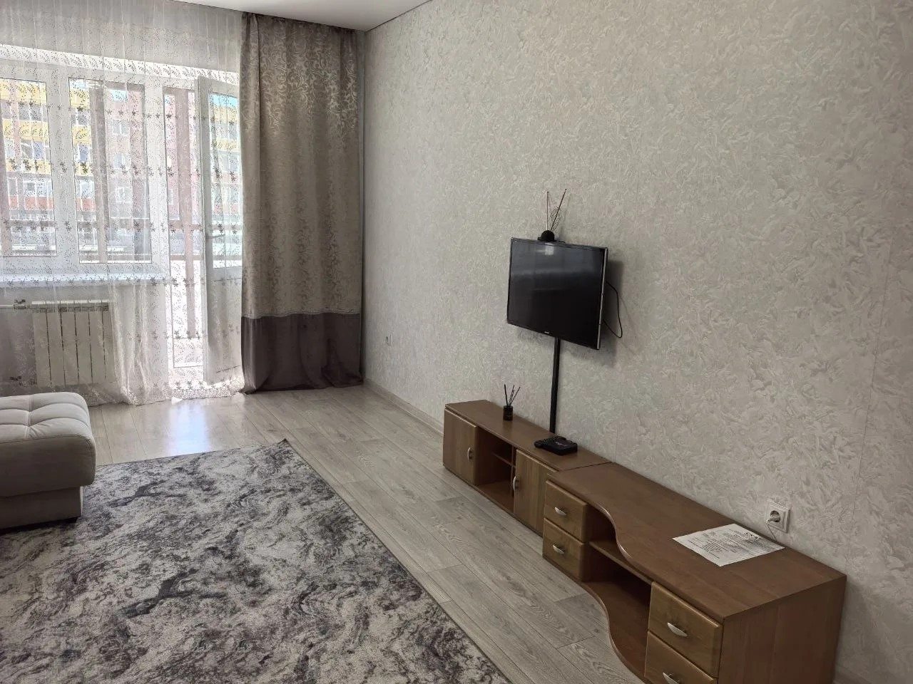 Апартаменты (Возле аэропорта), Апартаменты На улице Генерала Тихонова