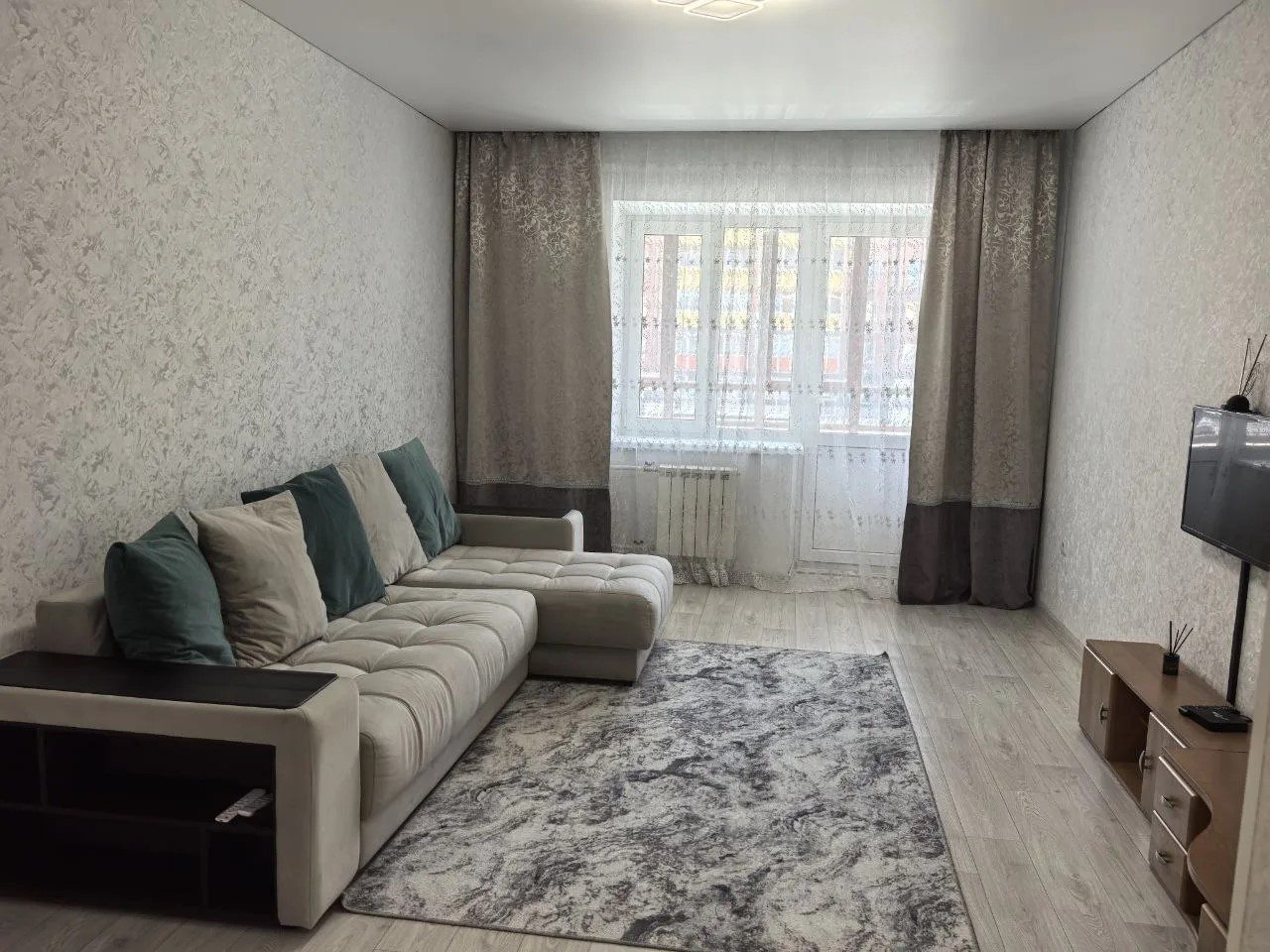 Апартаменты (Возле аэропорта), Апартаменты На улице Генерала Тихонова