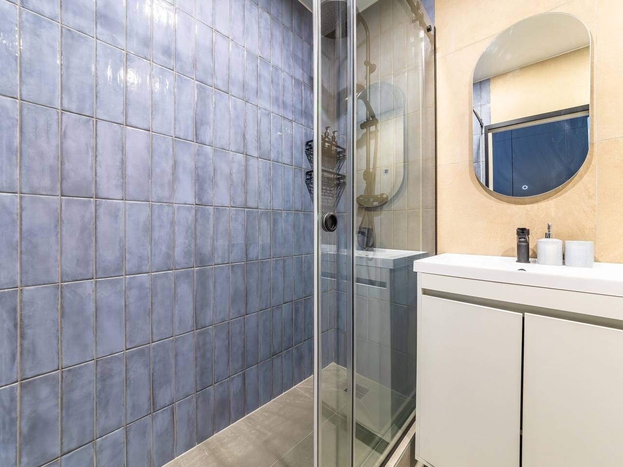 Трёхместный и более (Apart Comfort), Апартаменты APARTAMENTS AVENIR COMFORT