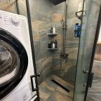 Трёхместный и более (Квартира с живыми комнатными цветами), Апартаменты С домашними цветами