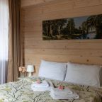 Коттедж (Вилла Private Luxe с сауной и видом на озеро), База отдыха Деревня Зюзино