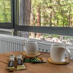 De Luxe (Deluxe), Отель Эклер