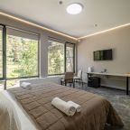 De Luxe (Deluxe), Отель Эклер