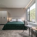 De Luxe (Deluxe), Отель Эклер