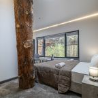 De Luxe (DeLuxe Wood), Отель Эклер
