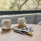 De Luxe (DeLuxe Wood), Отель Эклер