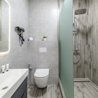 De Luxe (DeLuxe Wood), Отель Эклер